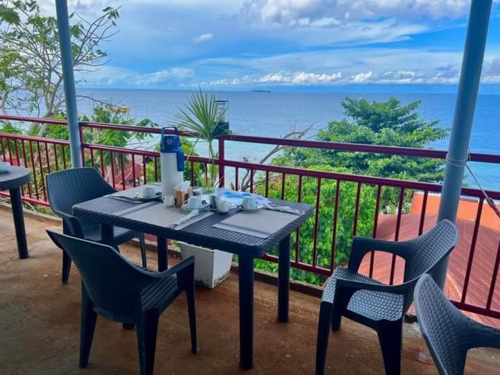 Strandhaus Condotel Moalboal Ngoại thất bức ảnh